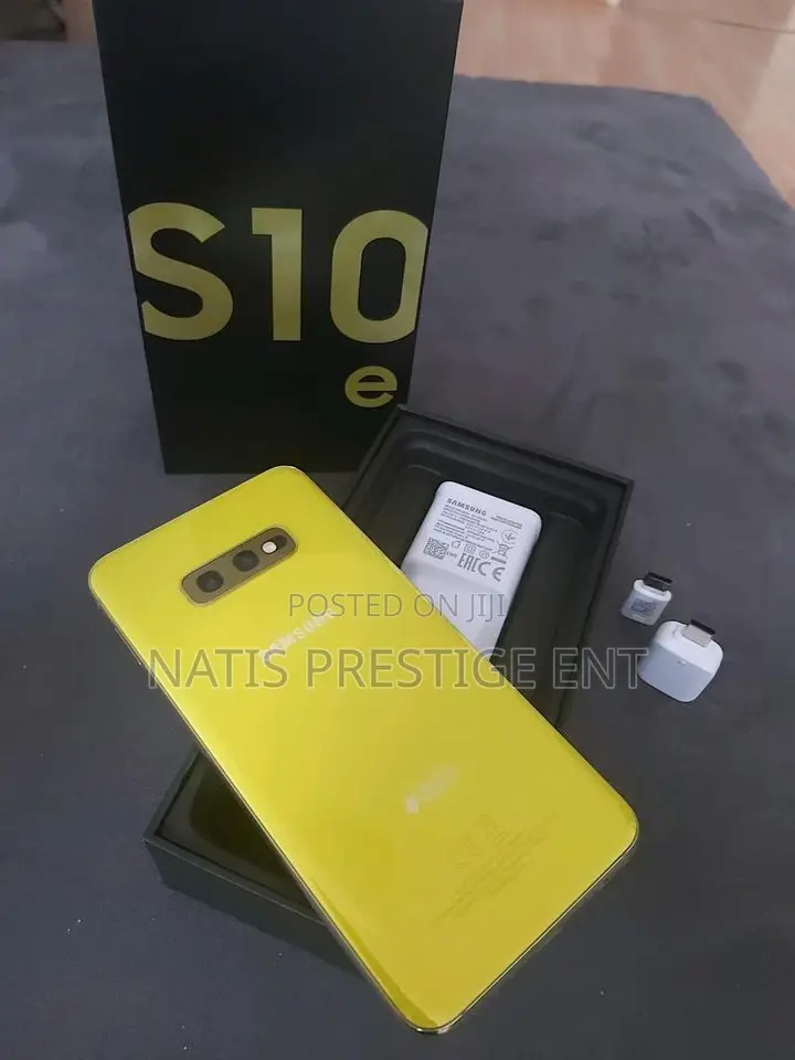 New Samsung Galaxy S10e 128 GB Yellow