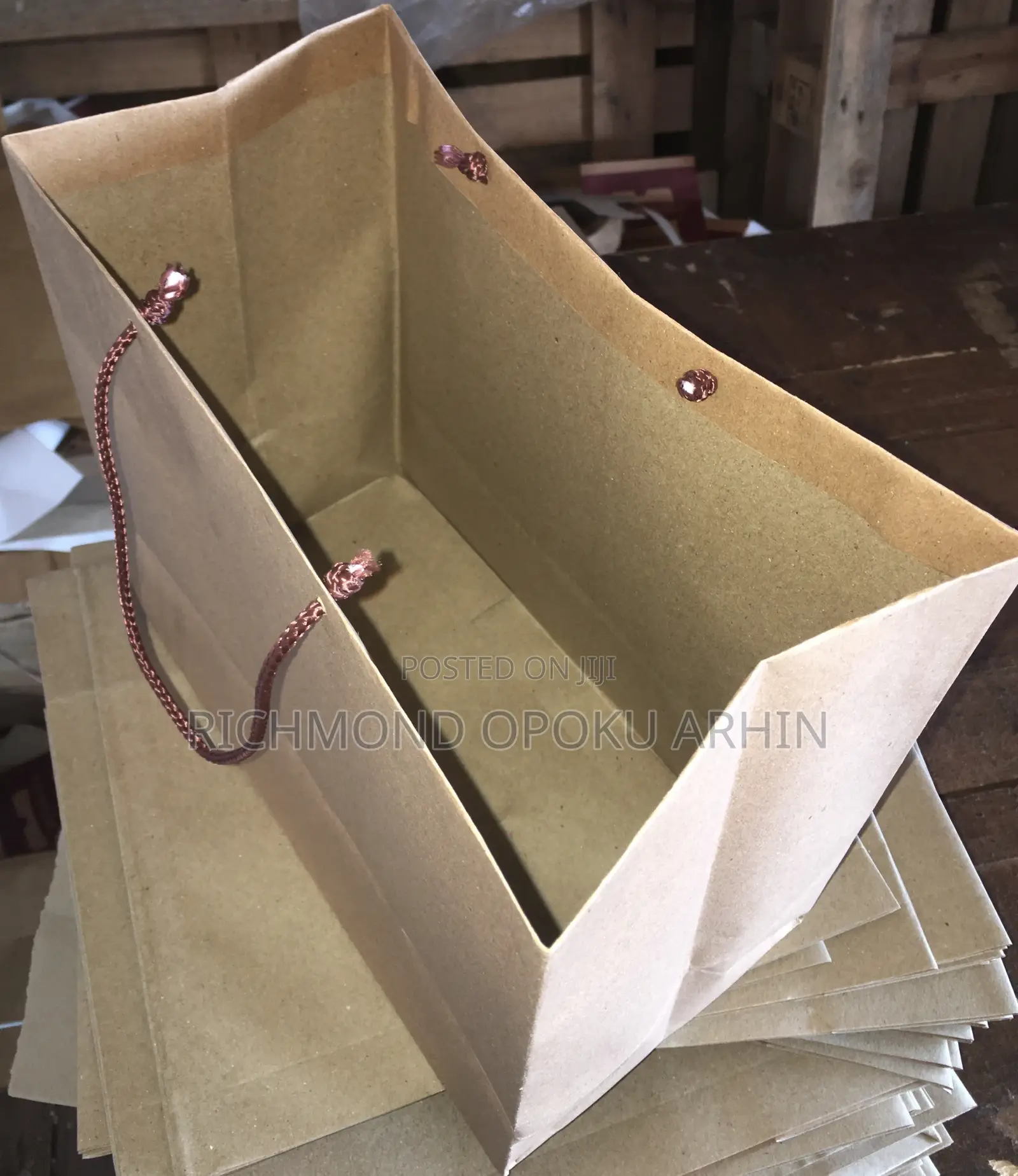 Plain Paper Bag With Handle (A4)