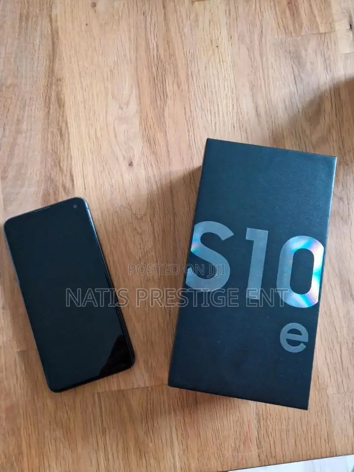 New Samsung Galaxy S10e 256 GB Black