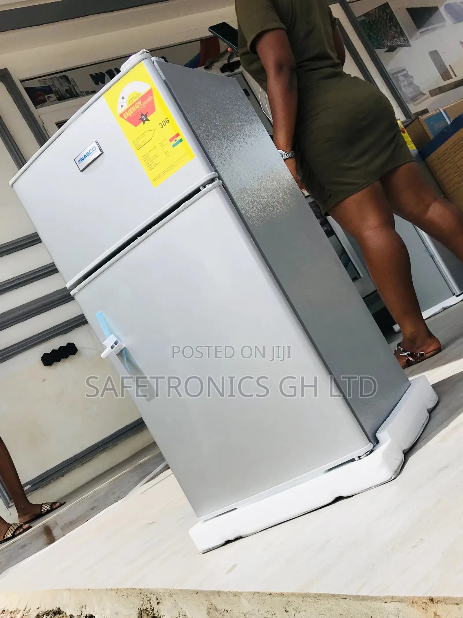 Gray Essential Nascof2-10 Doubledoor Topfreezer Fridge