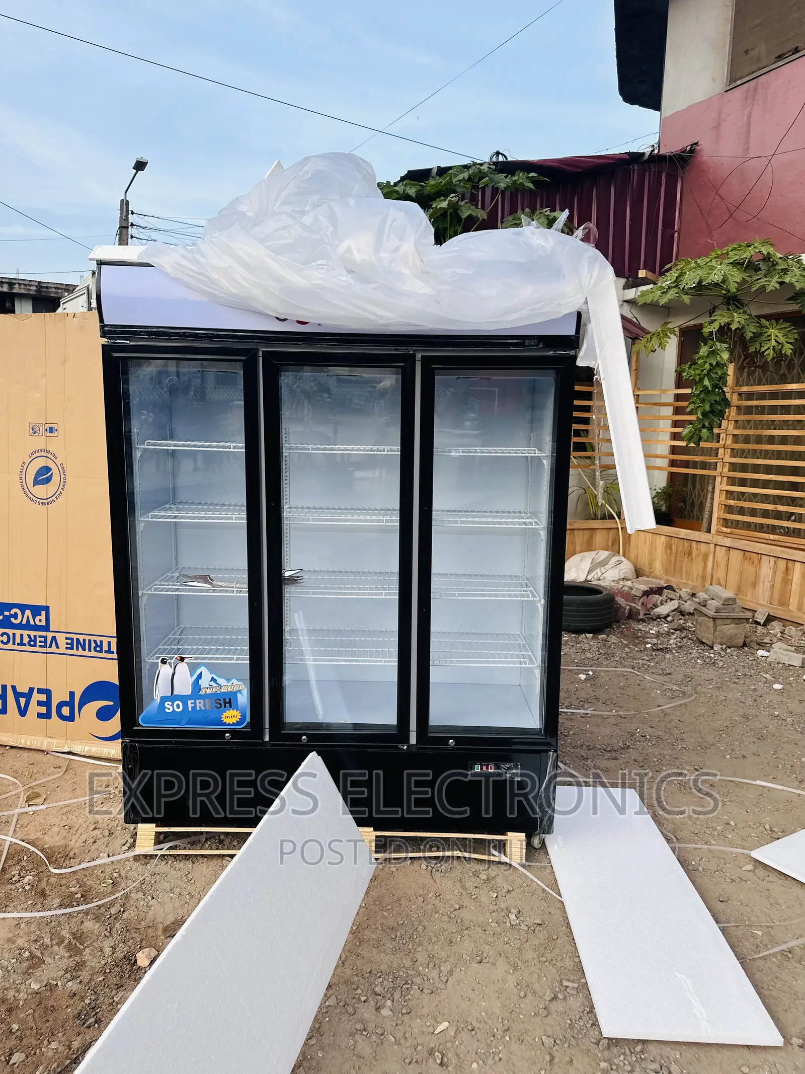 Shop the Best Pearl Display Fridge PVC-150 3doors White