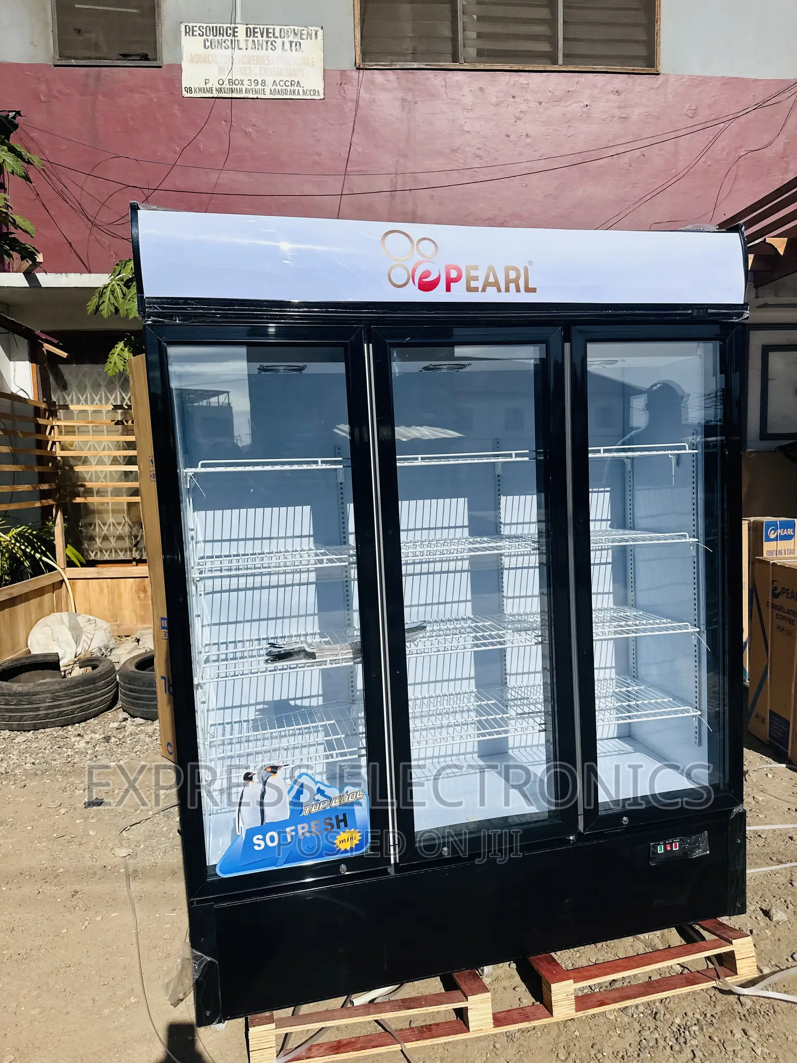 Zealous Sleek 3doors Display Fridge Pearl PVC-150
