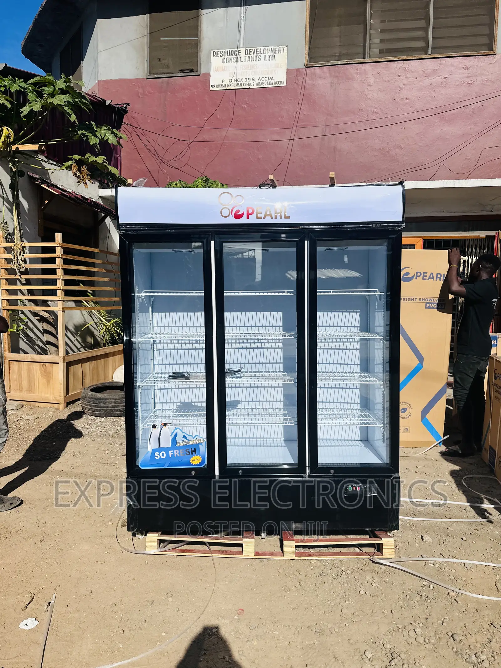 Efficient Cooling Systems Pearl Display Fridge PVC-150