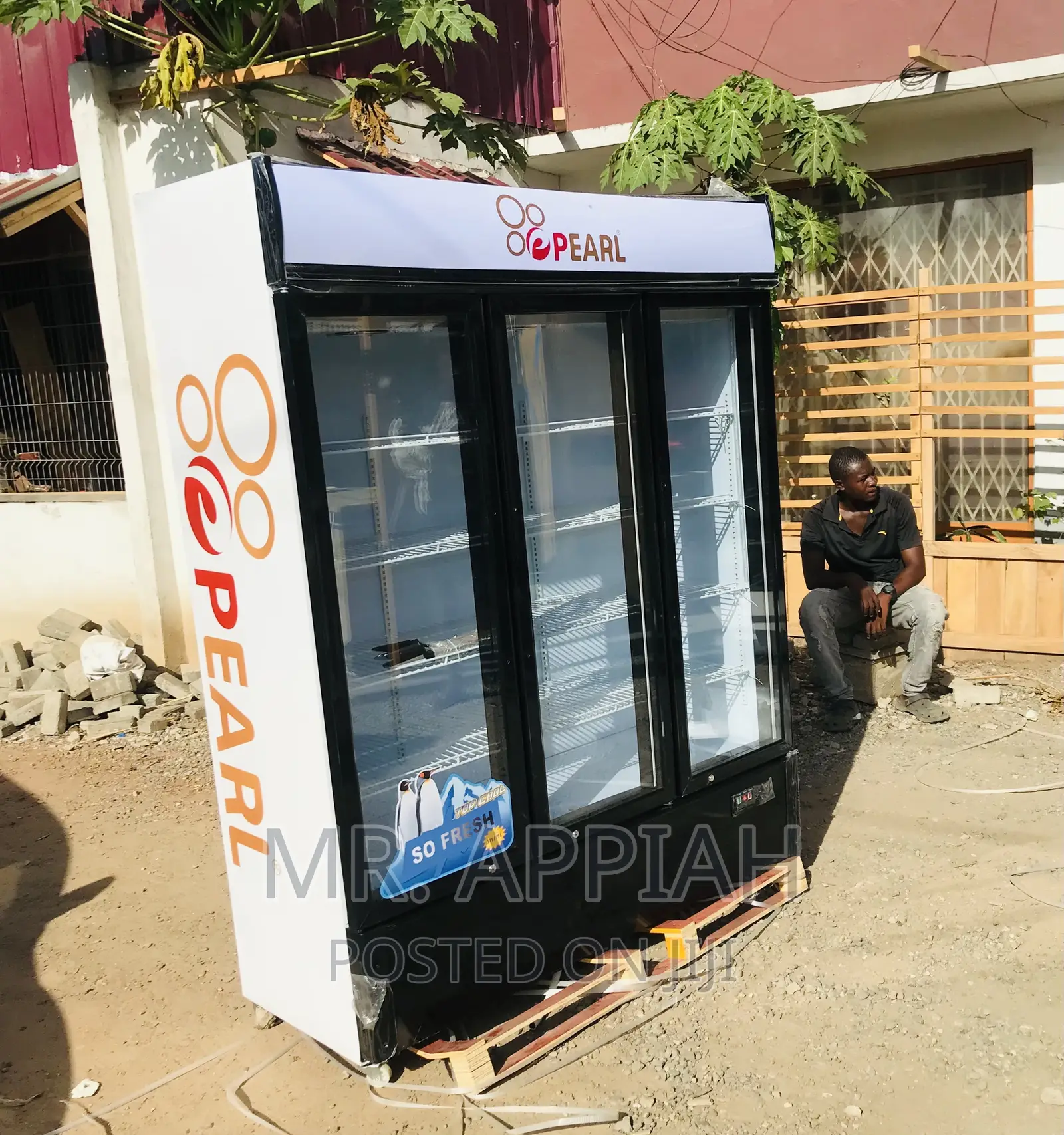 Affordable Pearl 950 PVC-150 3 Door Beverage Cooler.