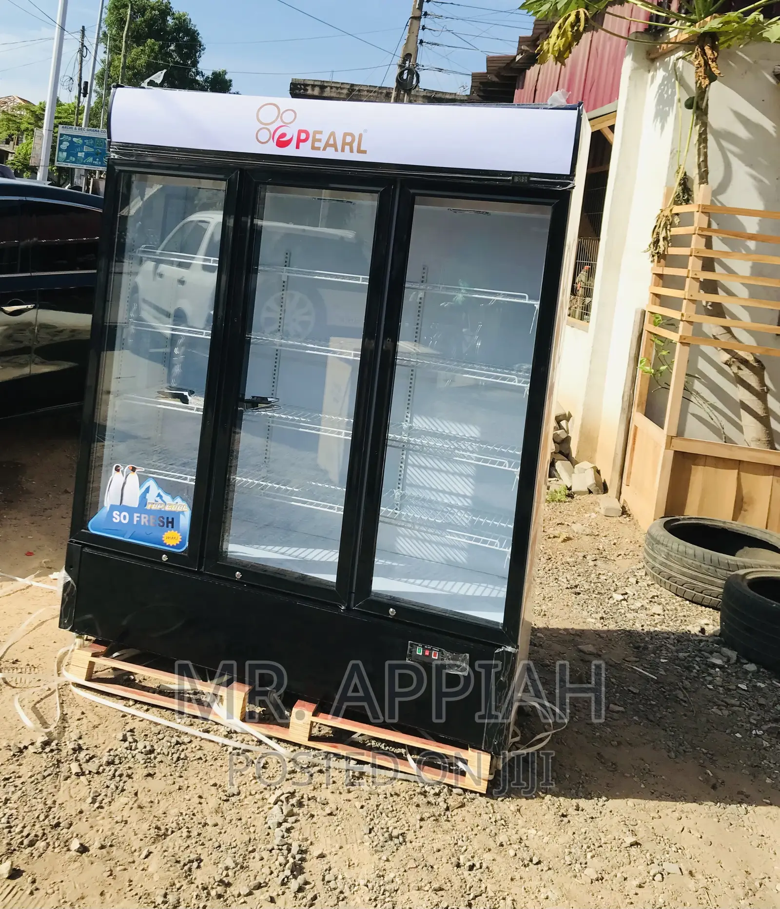 Quality Pearl PVC-150 950L 3 Door Electric Beverage Cooler