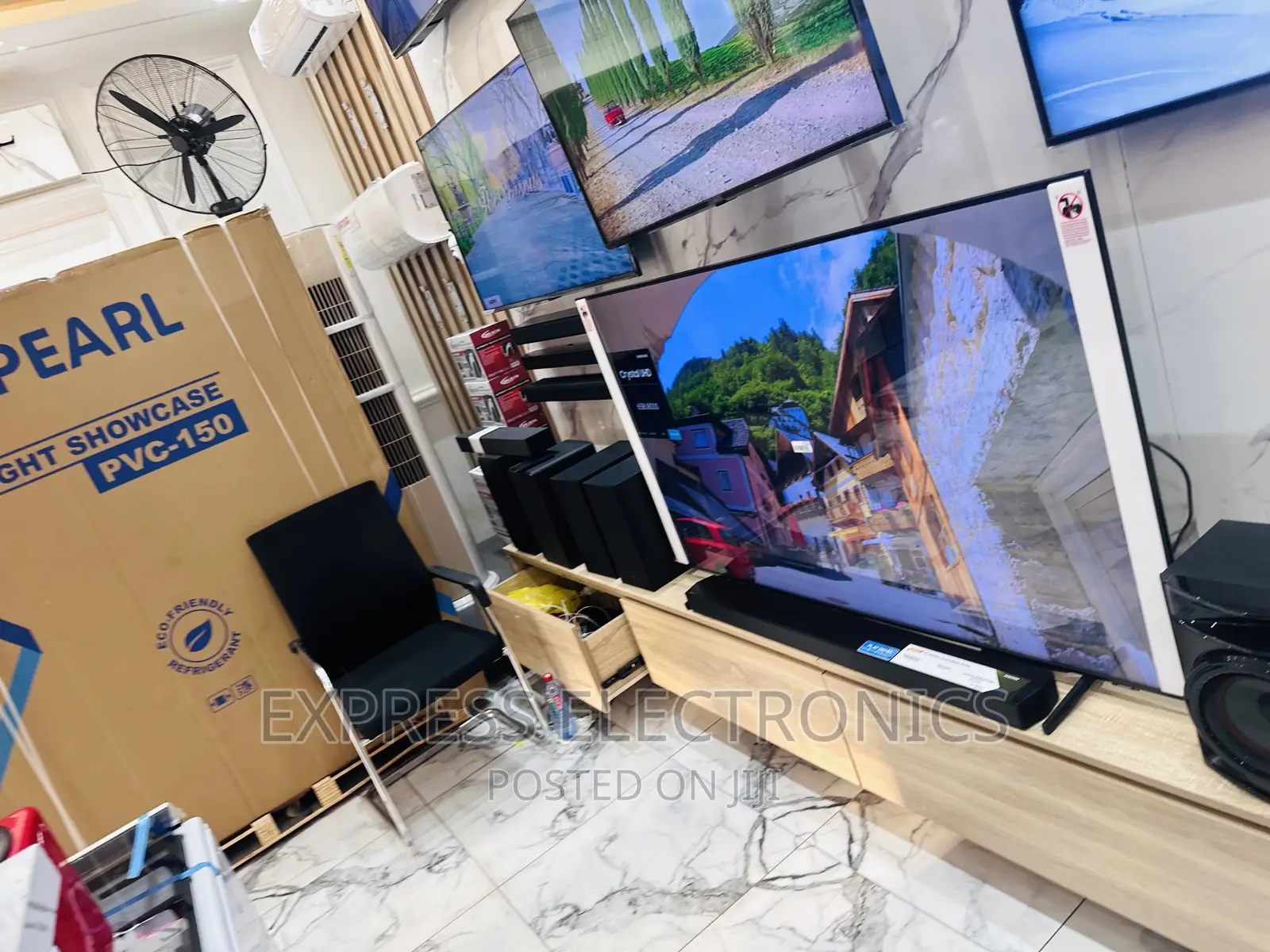 Samsung UHD Smart 55”Au7000 Tv Glossy LED