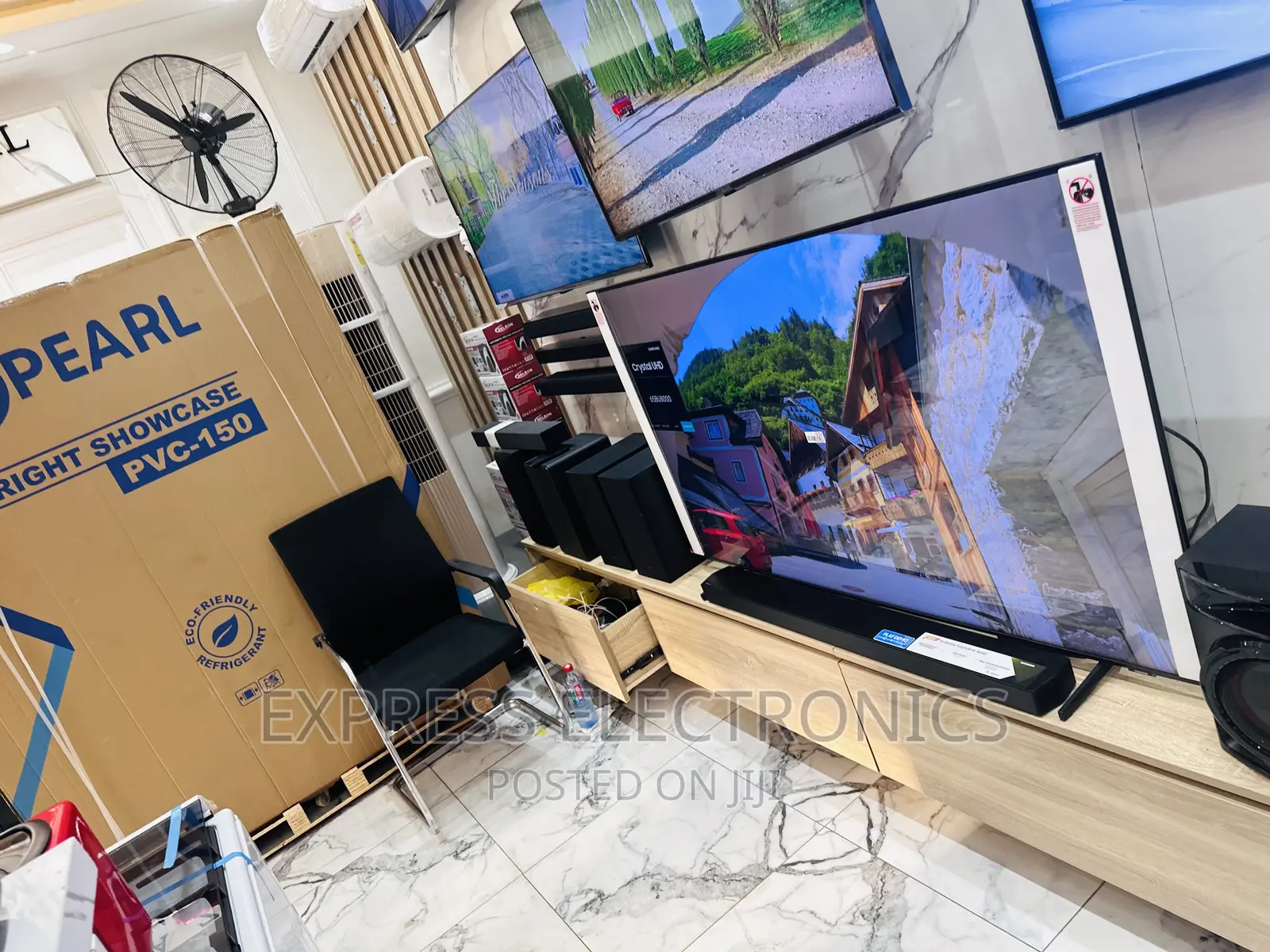 Samsung UHD Smart 55”Au7000 Tv Glossy LED