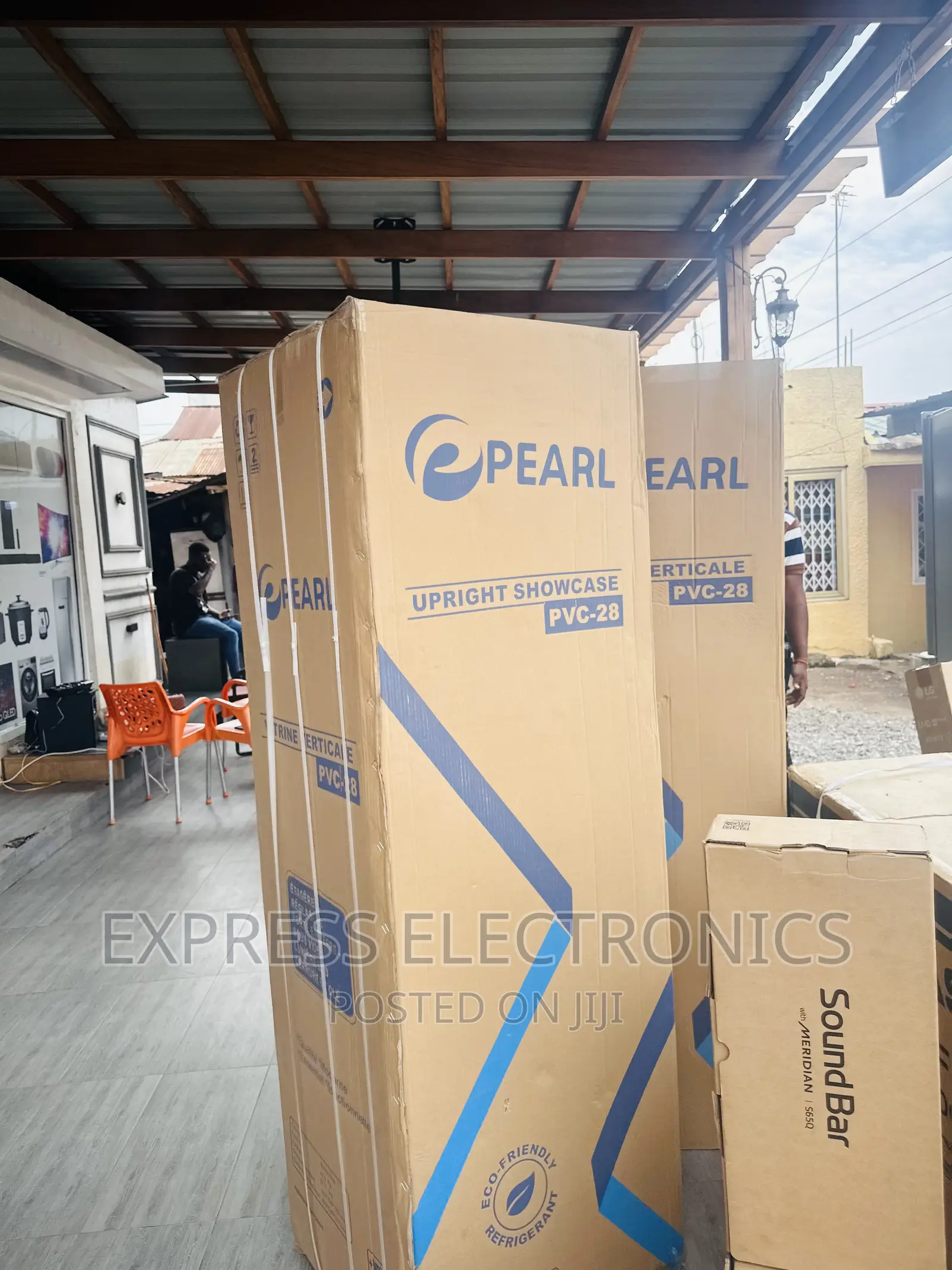Water Tray Display Pearl PVC-28 Single Door