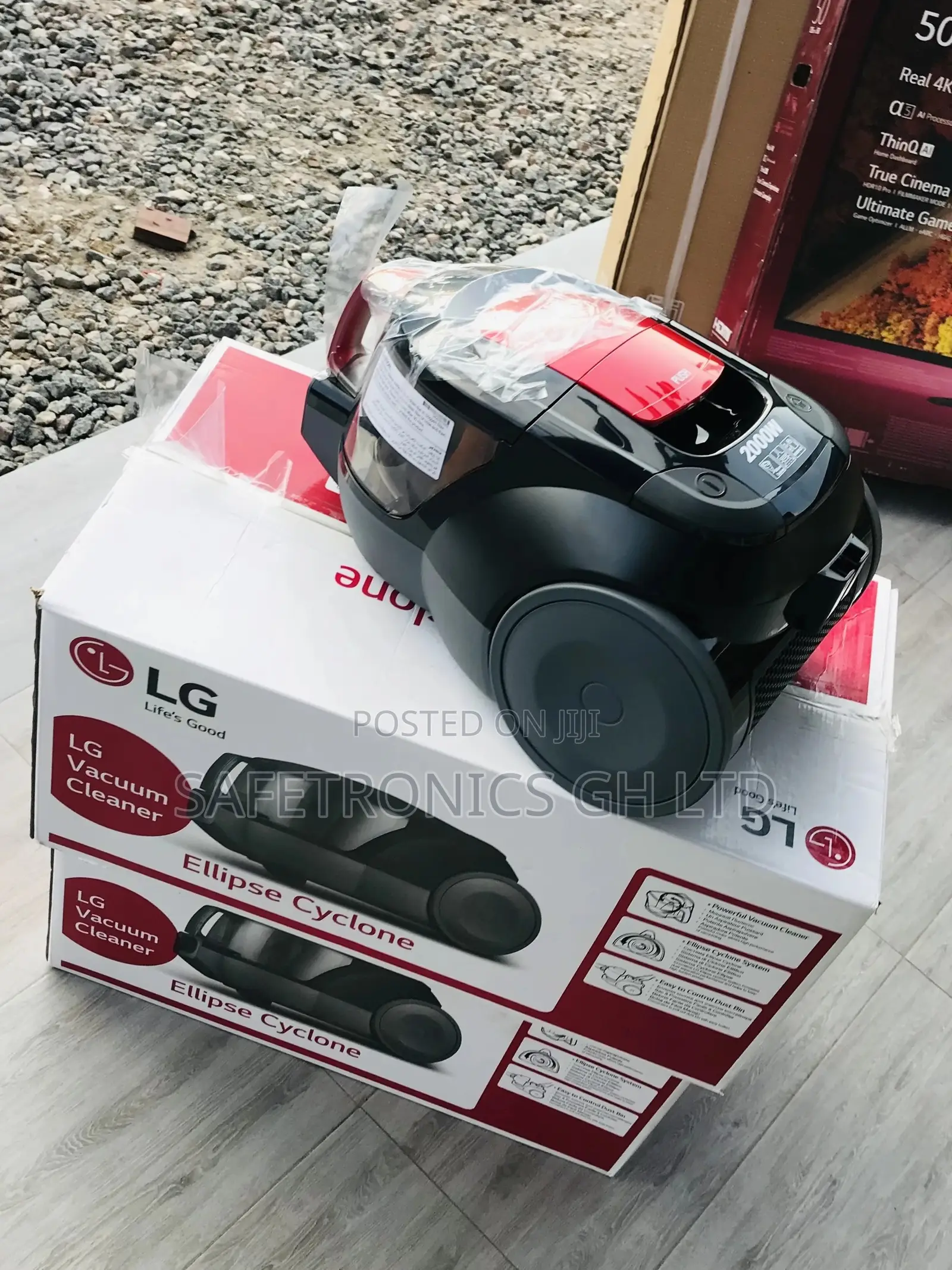 Vacuum Cleaner 2000W Lg Red/Black Electric Vc5420nntr
