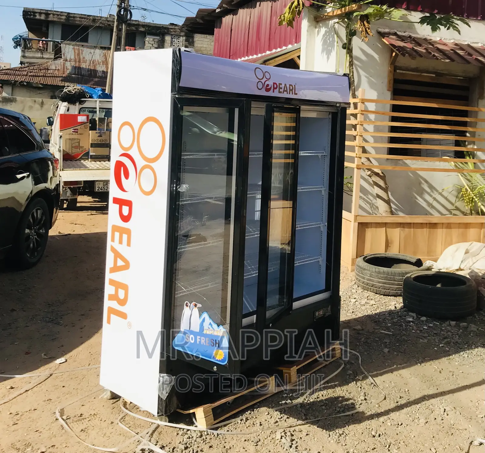 High Quality Prarl PVC-150 3 Door Electric Beverage Cooler.