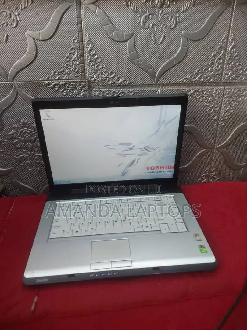 New Laptop Toshiba M840 4GB AMD HDD 160GB