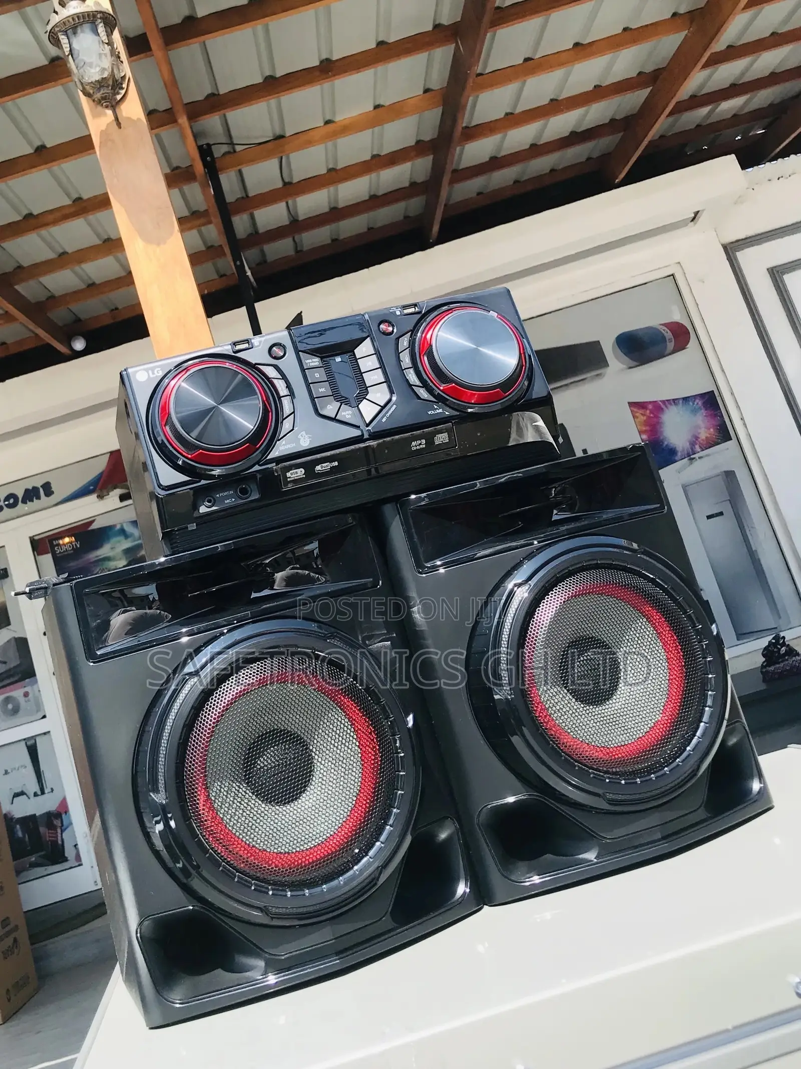 Essential LG Bluetooth Wireless Soundbar CJ44 Black 