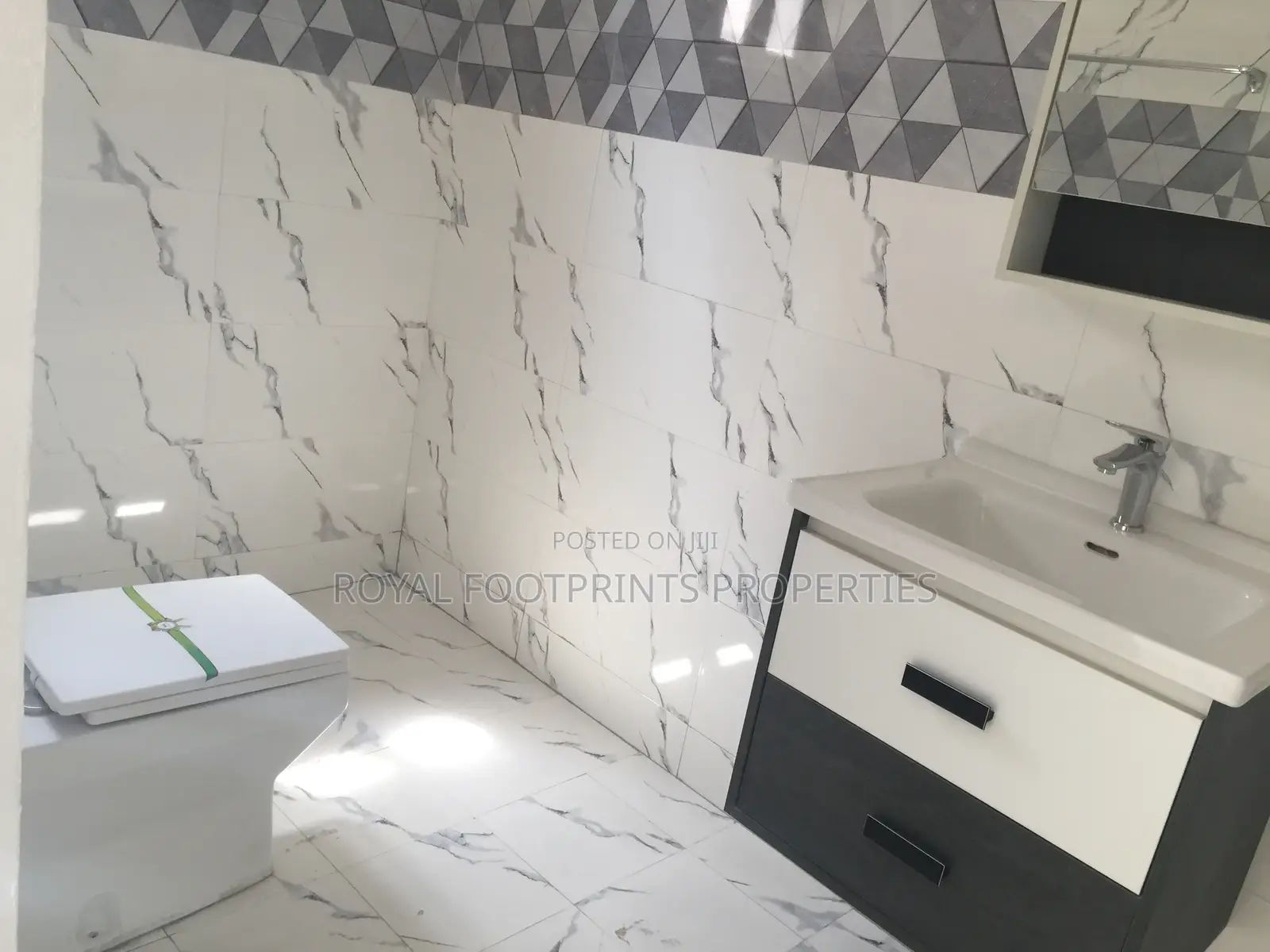 5bdrm House in Royal Footprints, East Legon for sale