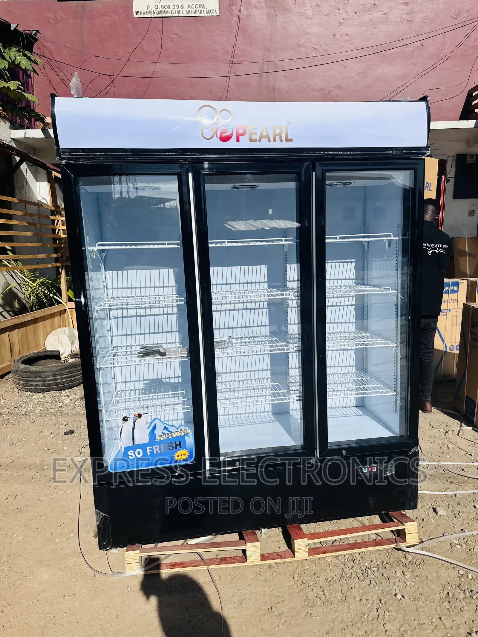 Silent  Operations Display Fridge Pearl PVC-150 White