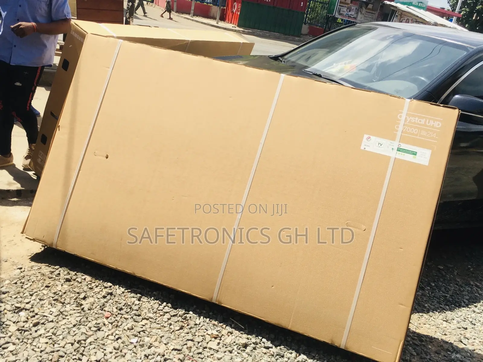 Glossy Led Smart UHD 85 Inches Samsung Black CU70 Tv