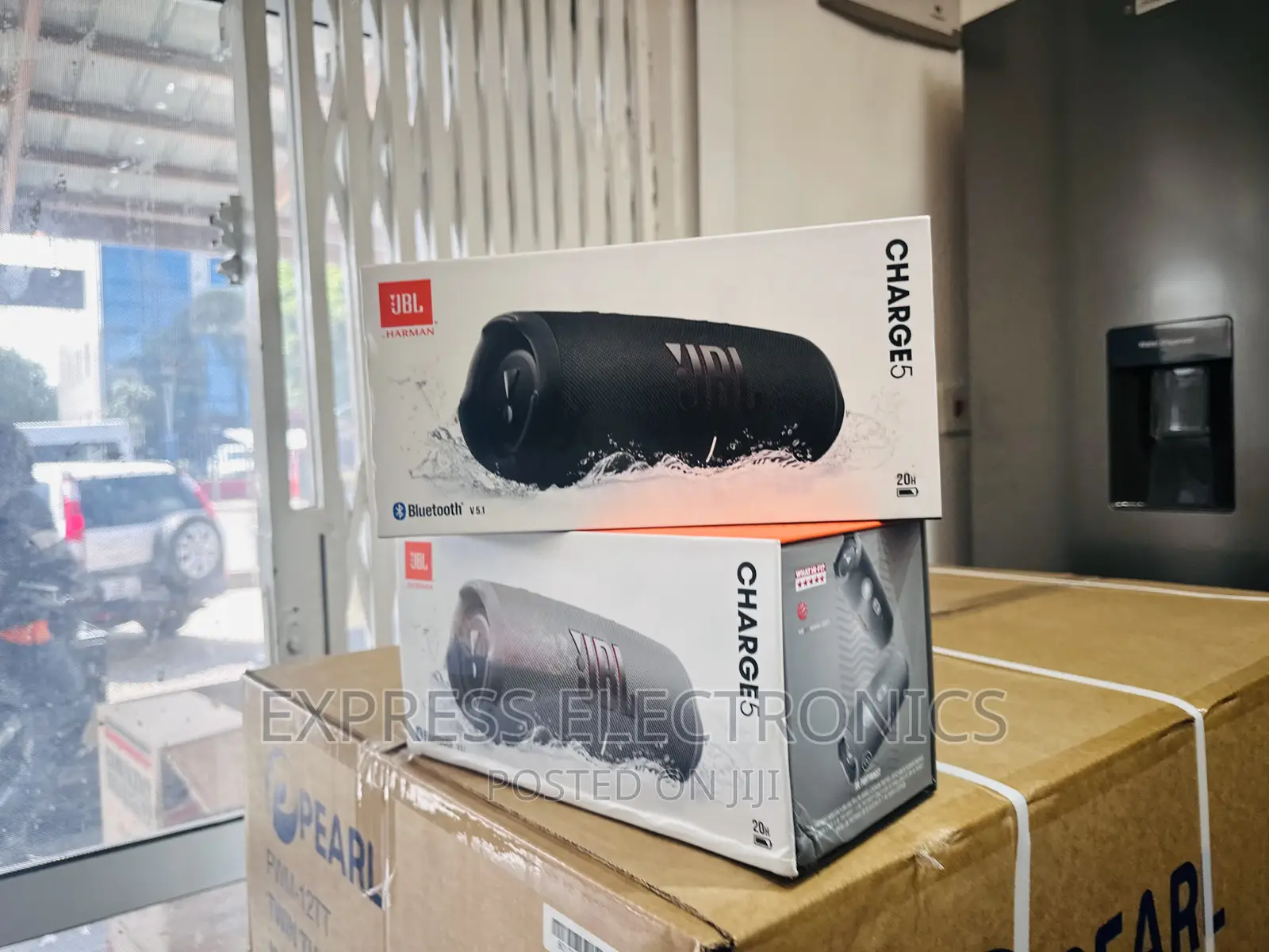 Exclusive Design Black Bluetooth Speaker JBL Charge 5