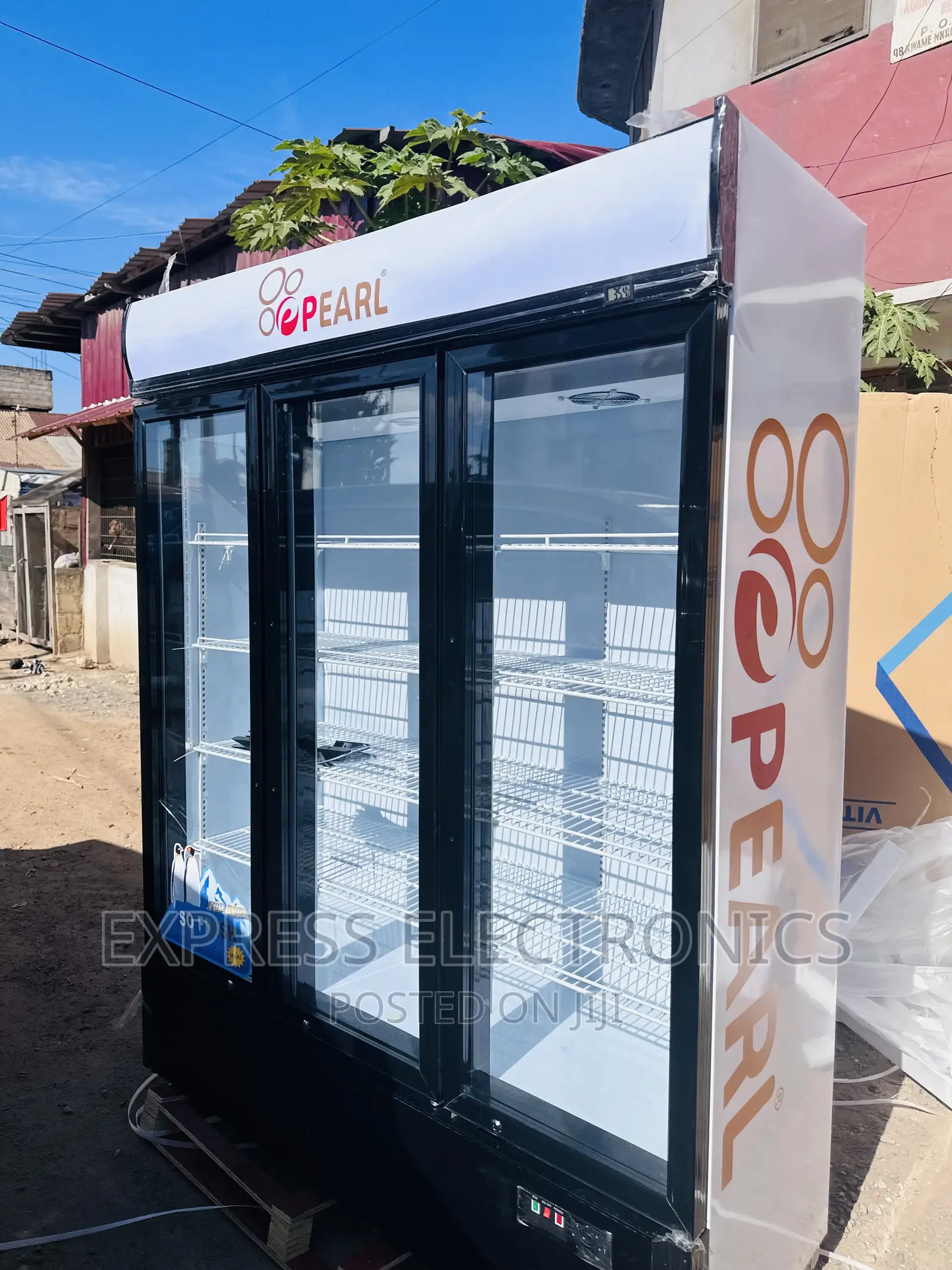 Cool Showcase 3doors Display Fridge PVC-150 Pearl