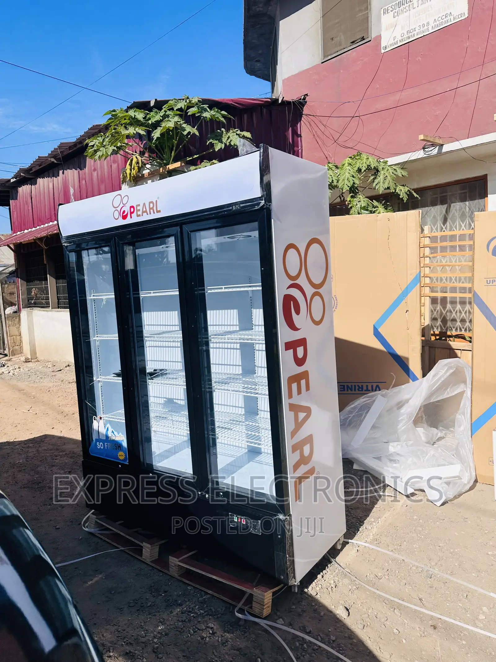 Chill Zone Display Fridge 3doors Pearl PVC-150
