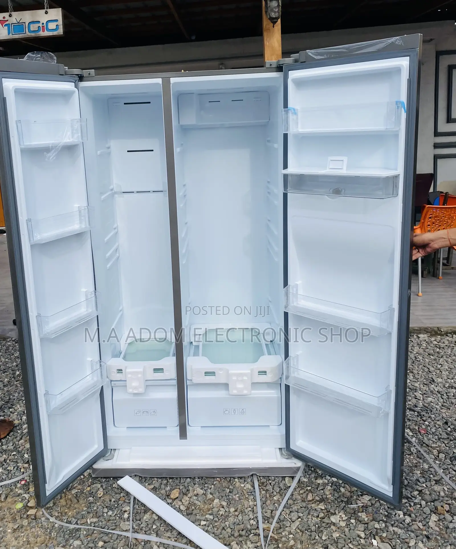 Eco-Friendly Tcl(P520SBN)Side by Side Refrigerator.