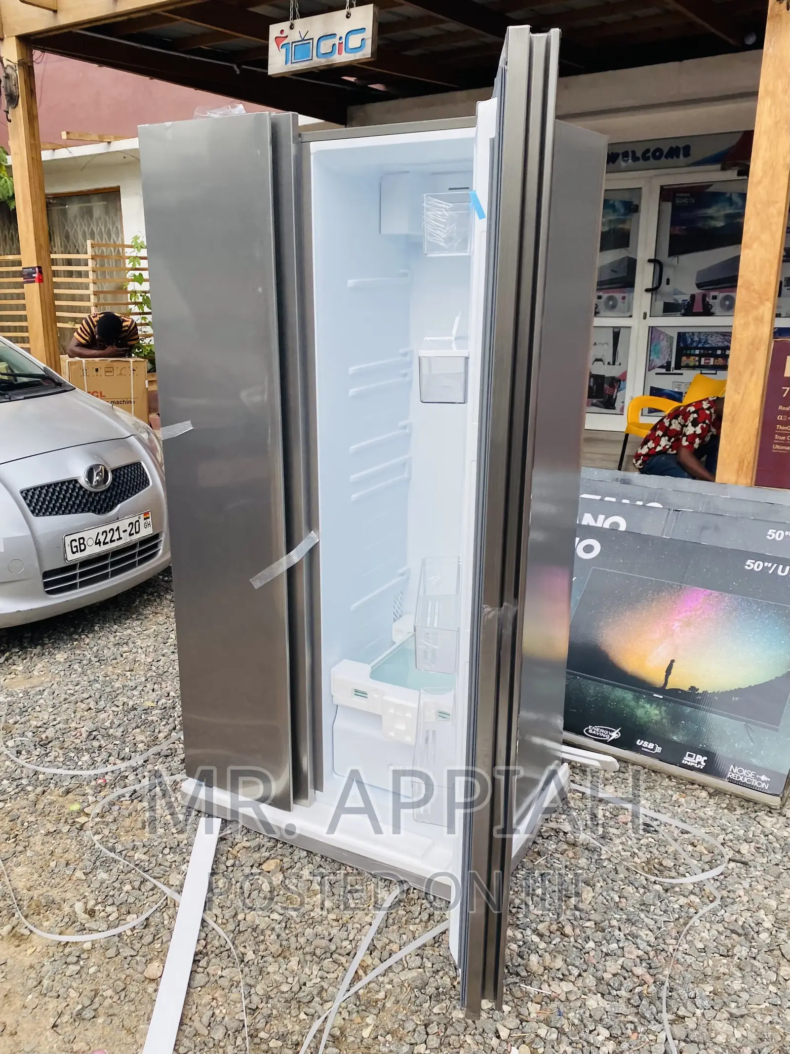 Unique TCL P520 SBN(607ltr)Side by Side Refrigerator 