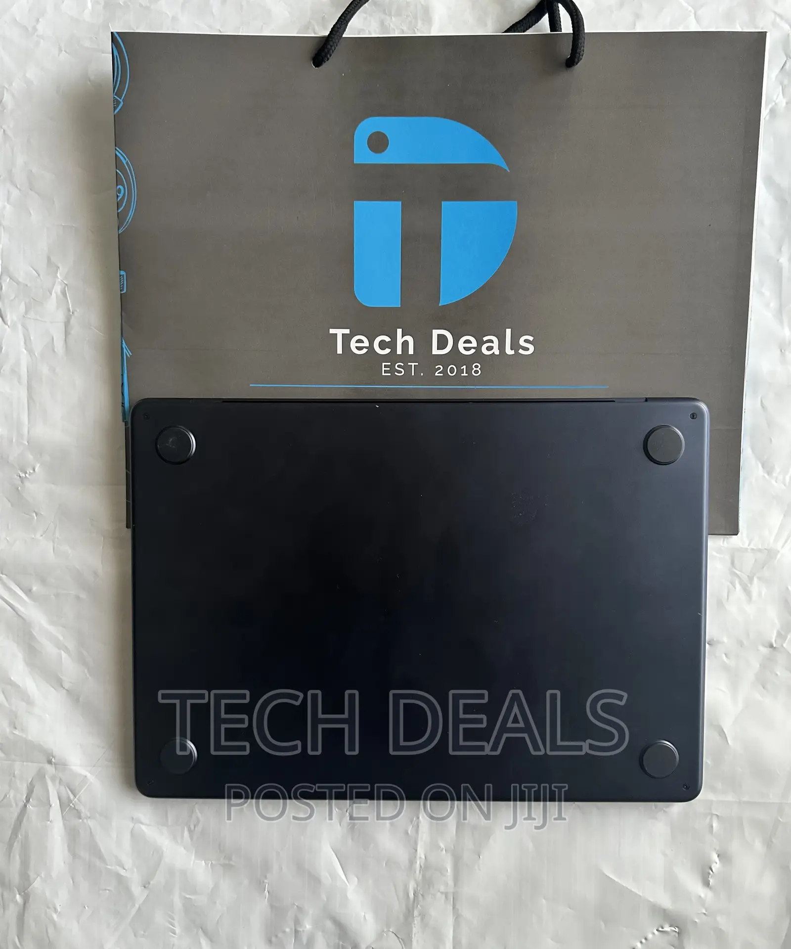 New Laptop Apple MacBook Air 2022 M2 8GB Apple M2 SSD 256GB