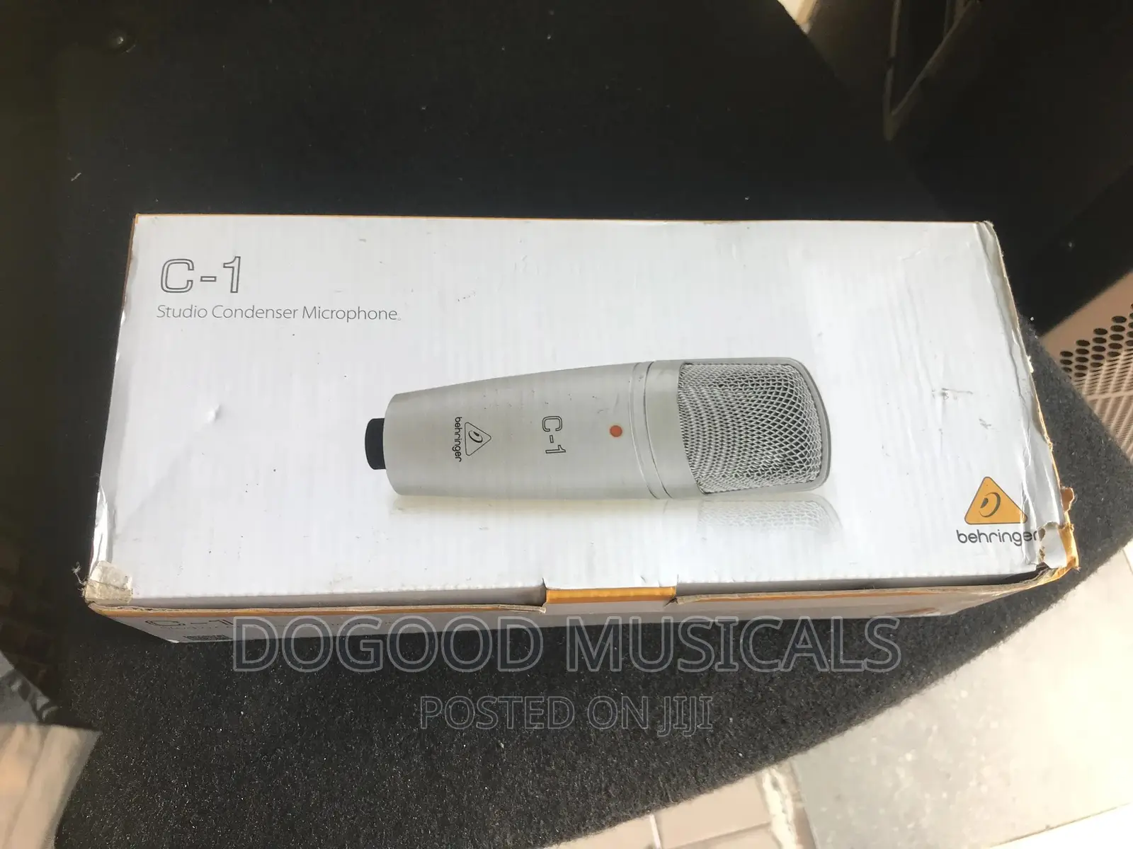 BEHRINGER C-1 Studio Condenser Microphone