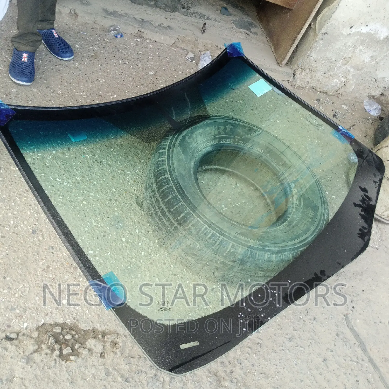 Nissan Sentra 2017 Front Windscreen