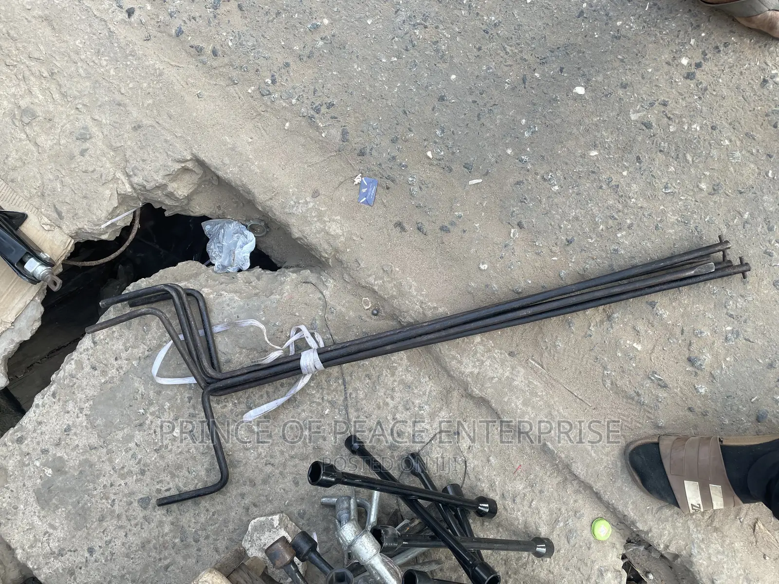 Spare Tyre Removal Tool