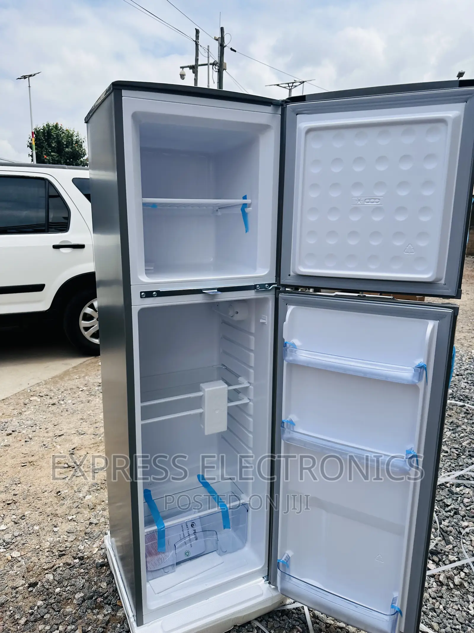 Durable Build Body Fridge Pearl Pf-270ix 166L.