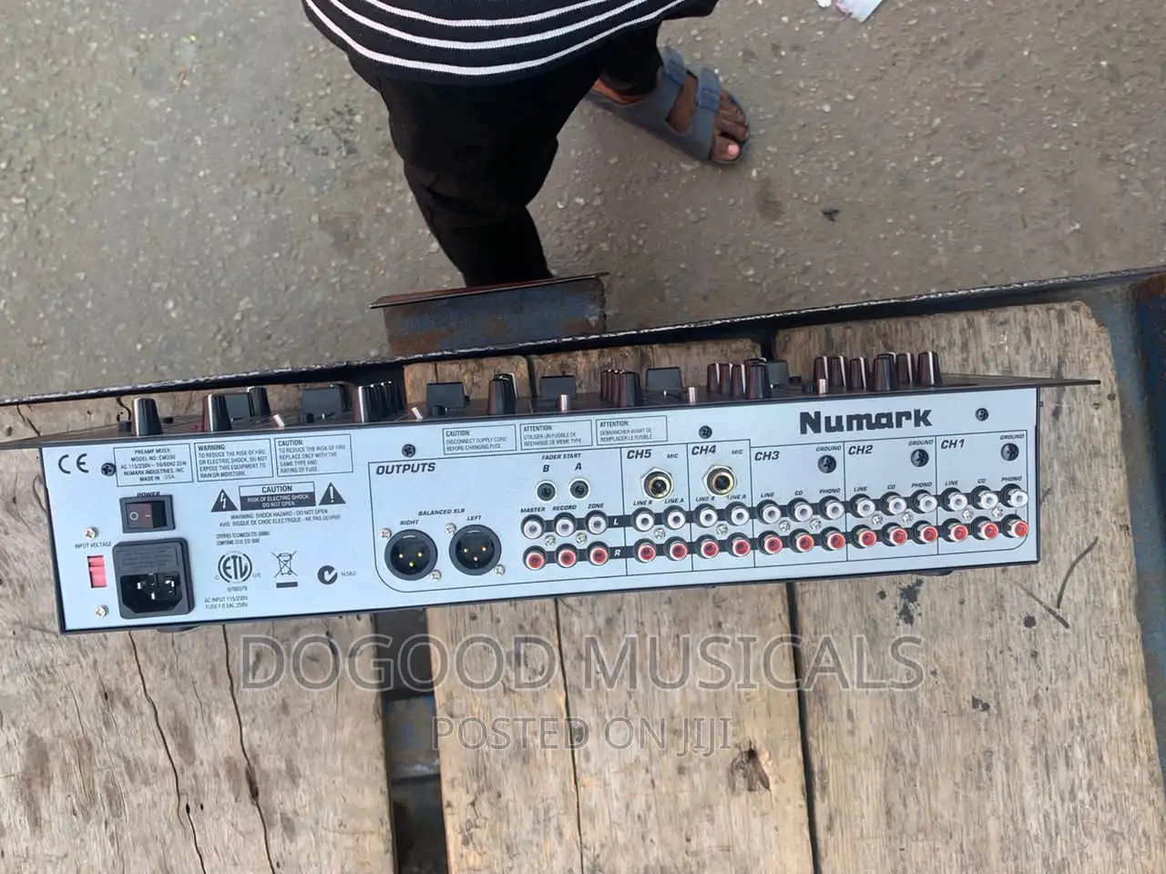 NUMARK Cm200 Professional 19 Mixer 5channel