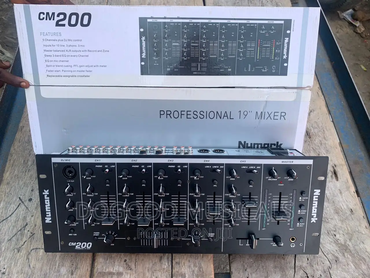 NUMARK Cm200 Professional 19 Mixer 5channel