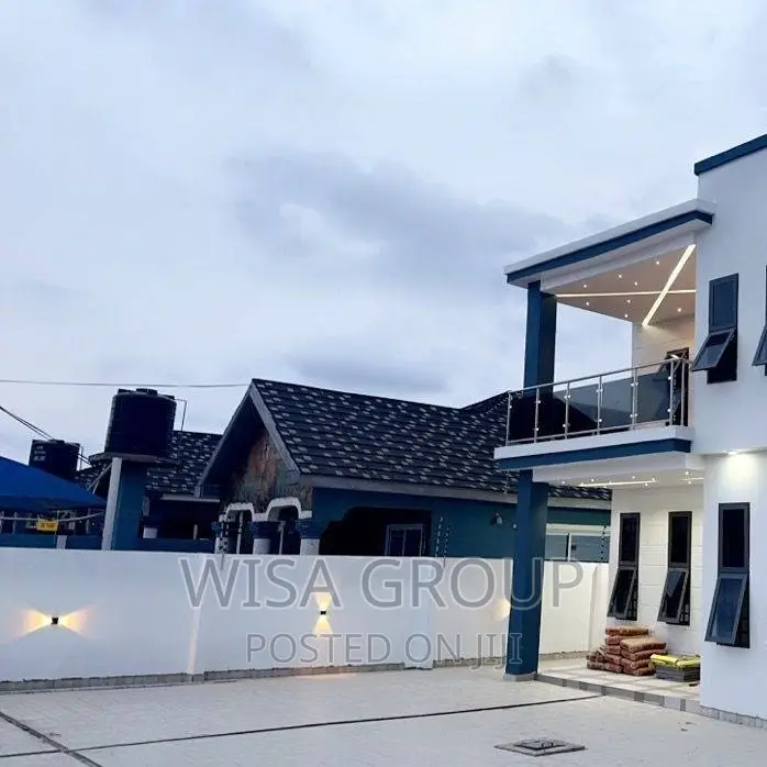 5bdrm Duplex in Wisa Groups, Accra Metropolitan for sale