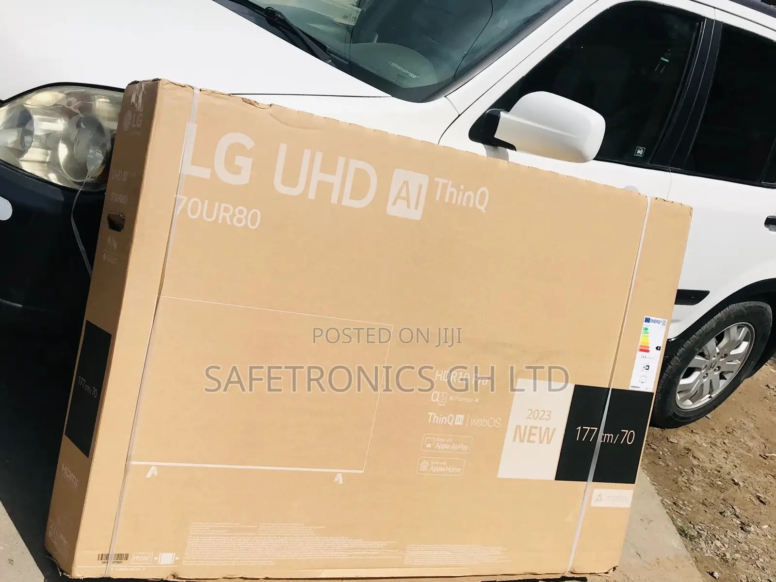 Electric Black LG UR80 Smart UHD Glossy LED 70 Inches