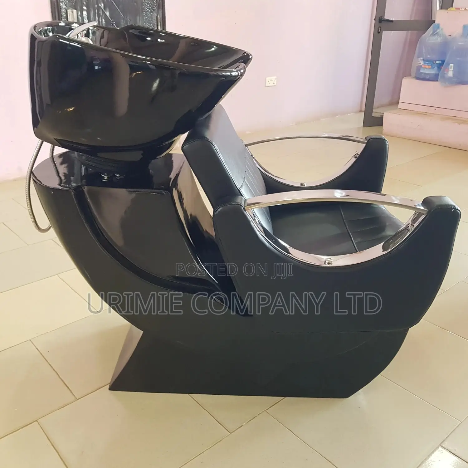 Silver Arm Solid Hair Washing Basin With Adjustable Seat