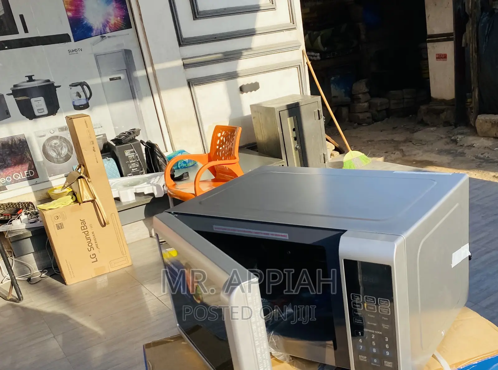Brand New Midea EM925ETB Electric Microwave(Gray).