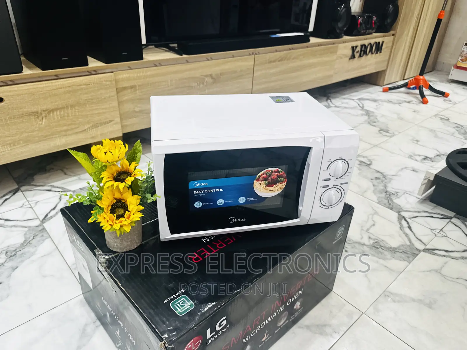 Best Buy for Less Midea MG720 Microwave Oven