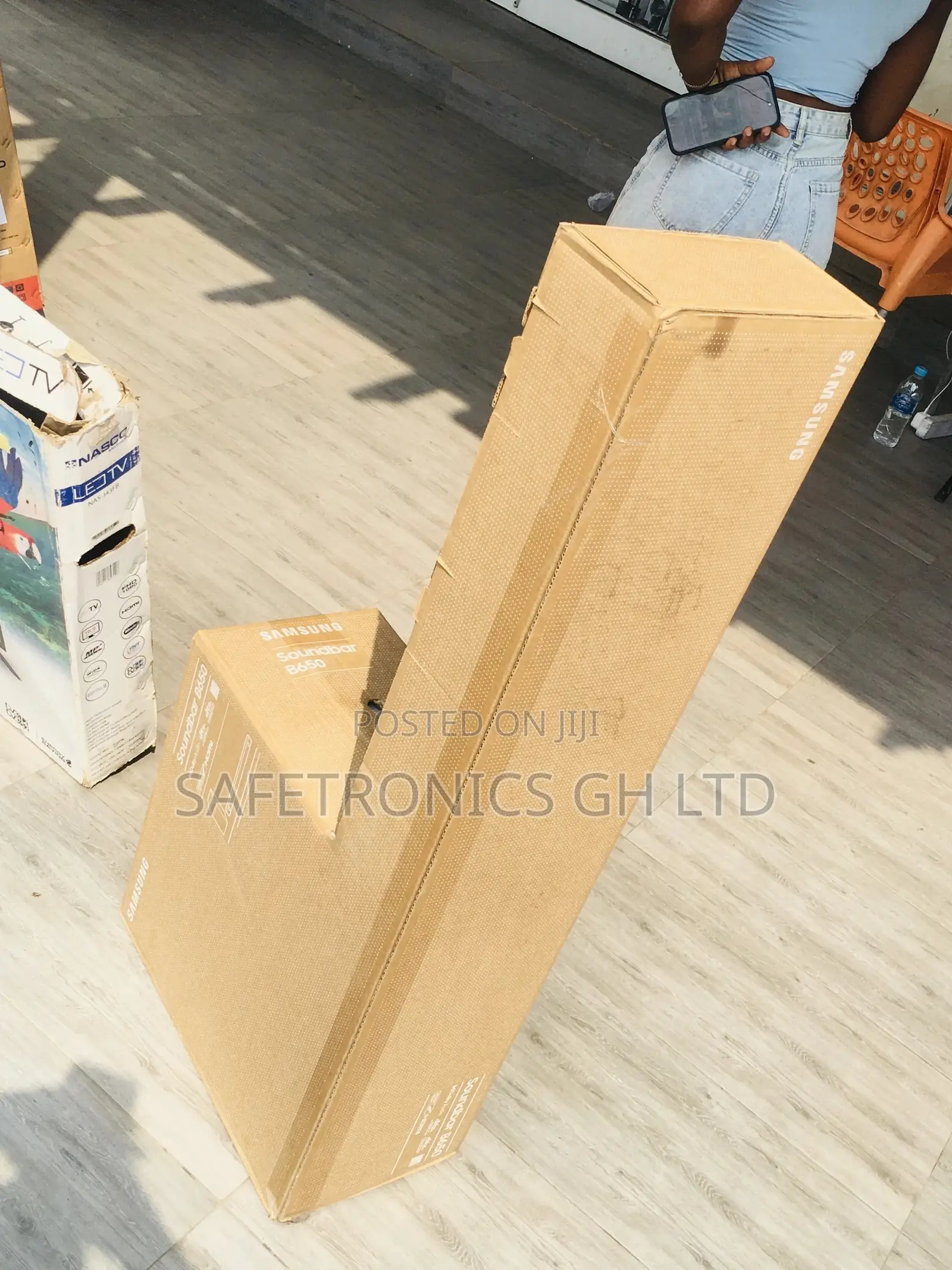 Wireless Soundbar Samsung Electric Black HW-B650 Bluetooth