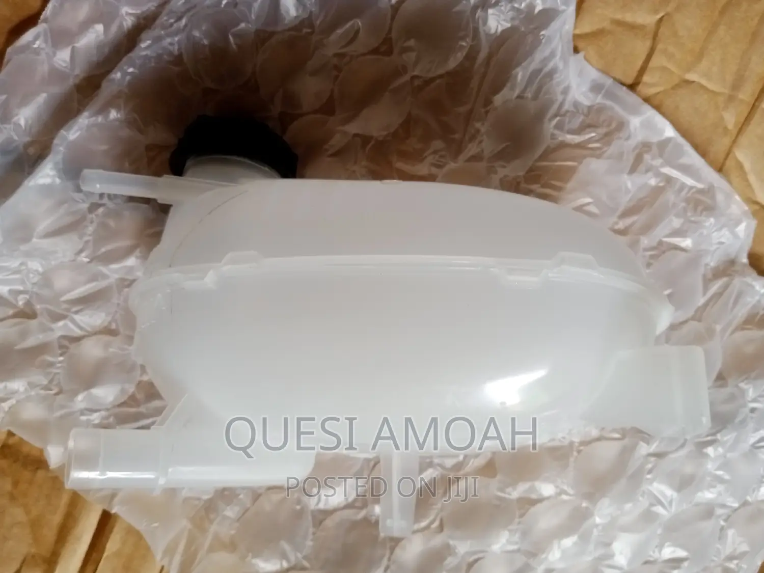 Ford Escape 2017-2019 Coolants Reservoir.