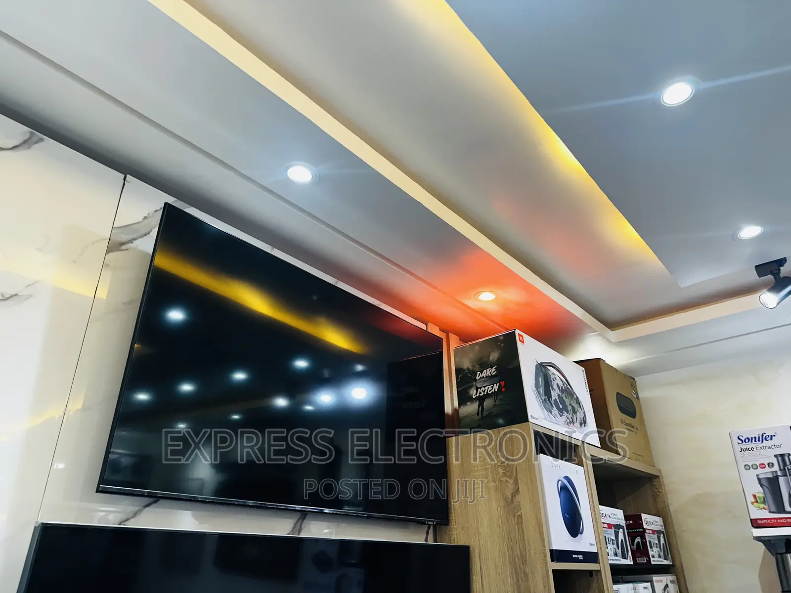 Grab Your Favorite  Samsung 50”C7172 UHD Smart