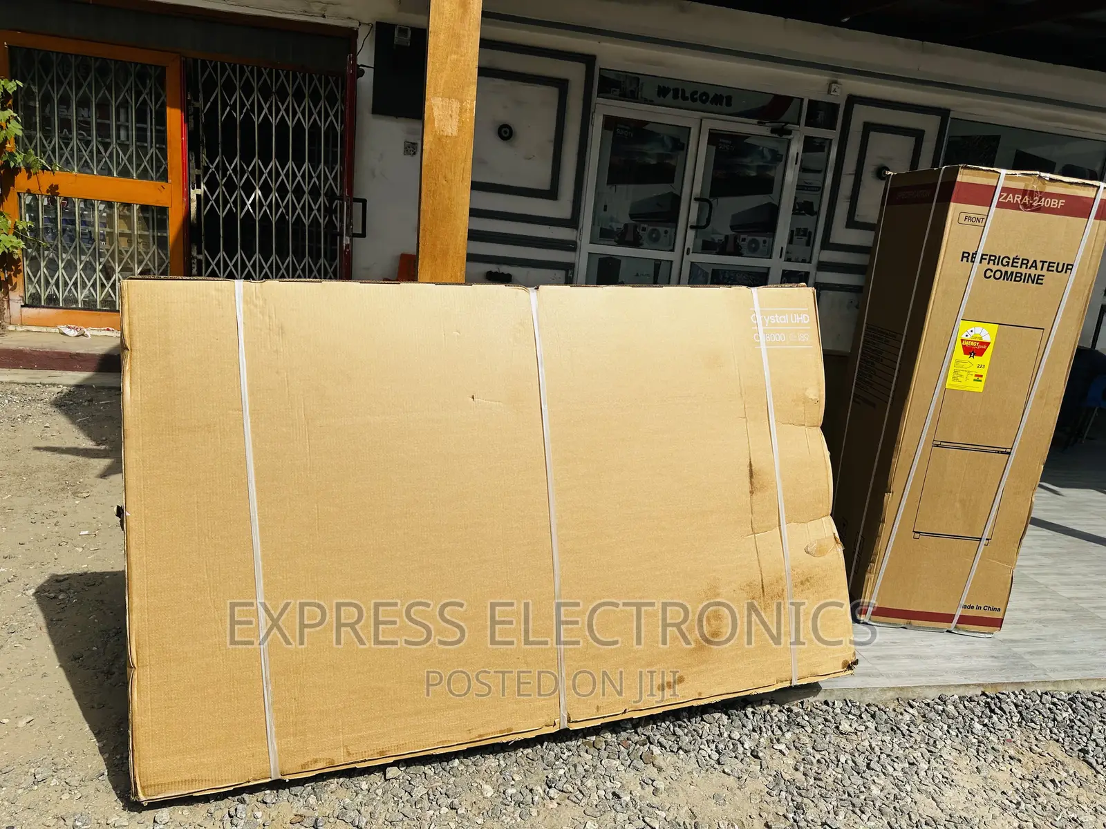 Bettef and Authentic Slim UHD Smart Samsung 75”Cu8000