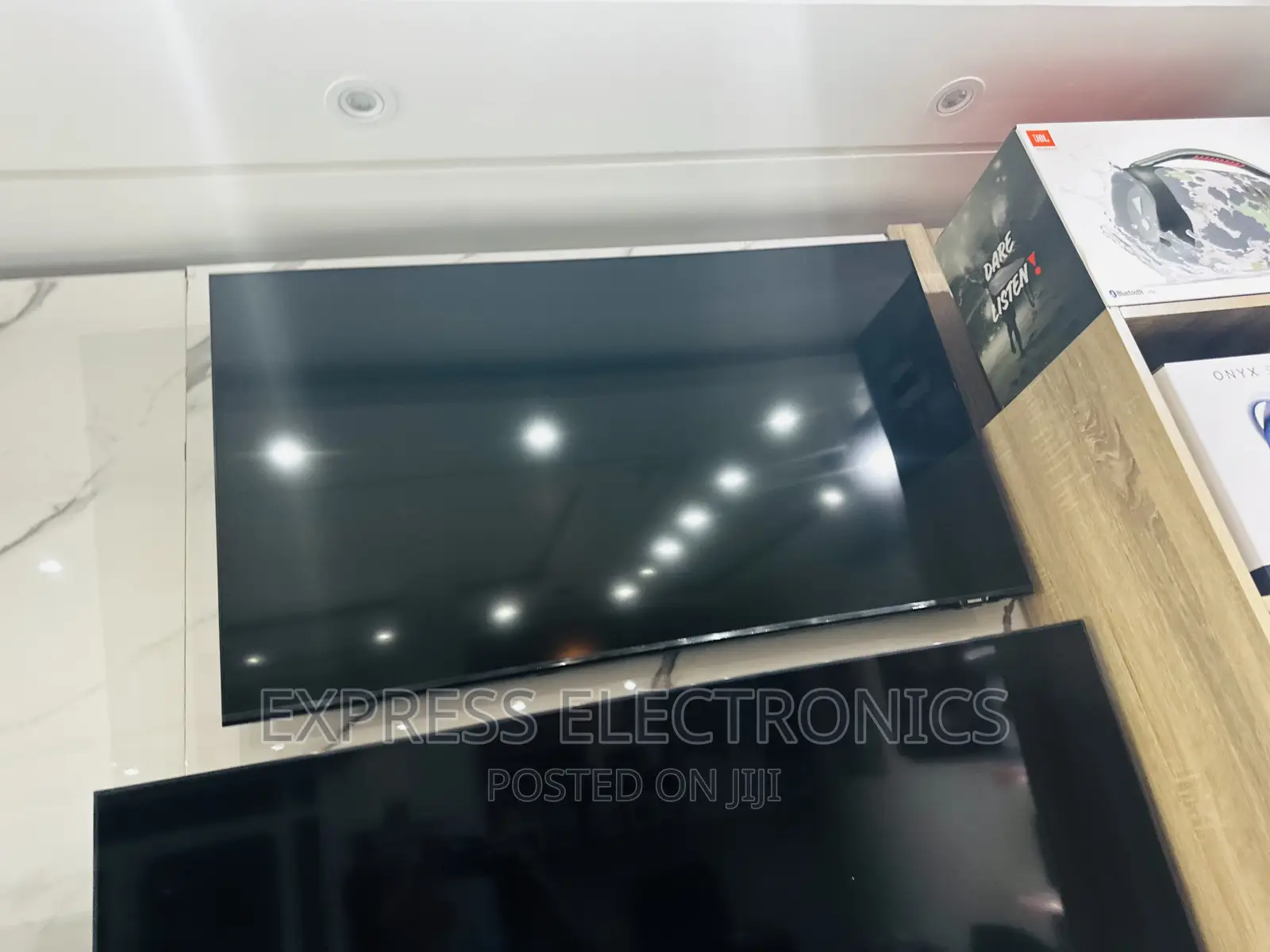 Au8000 Series 50”UHD Smart Samsung,.