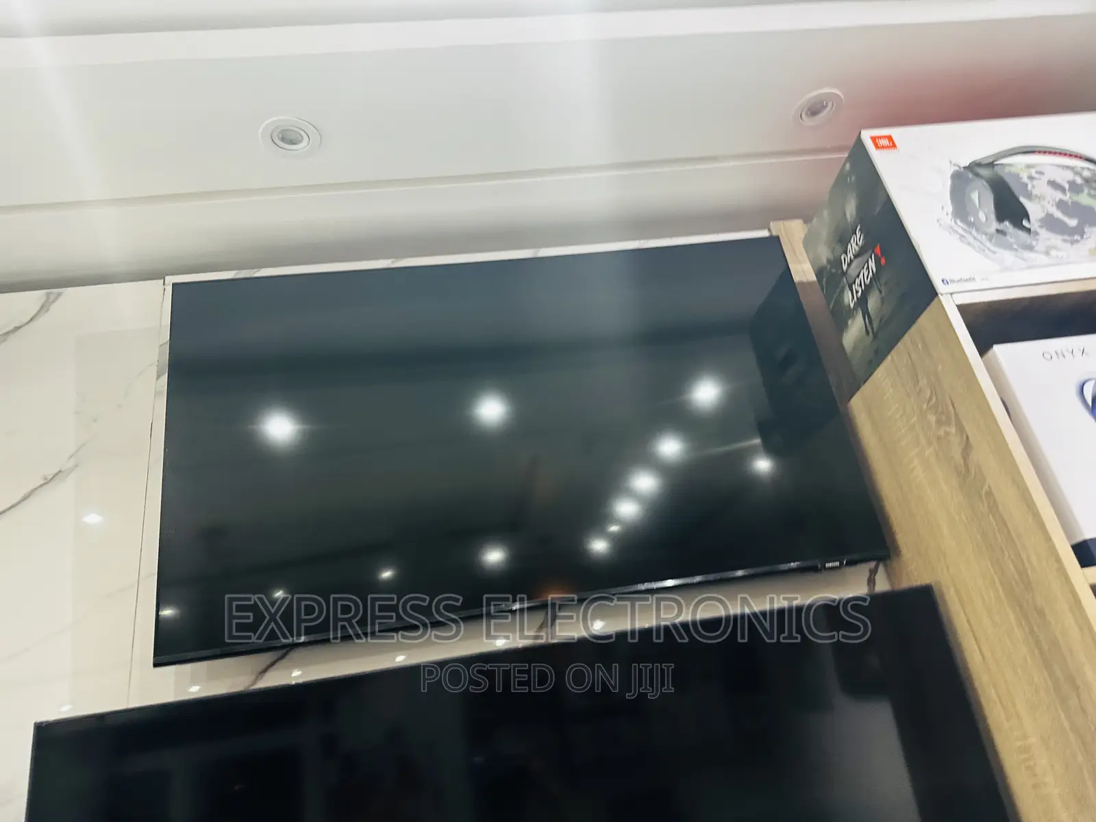 Au8000 Series 50”UHD Smart Samsung,.