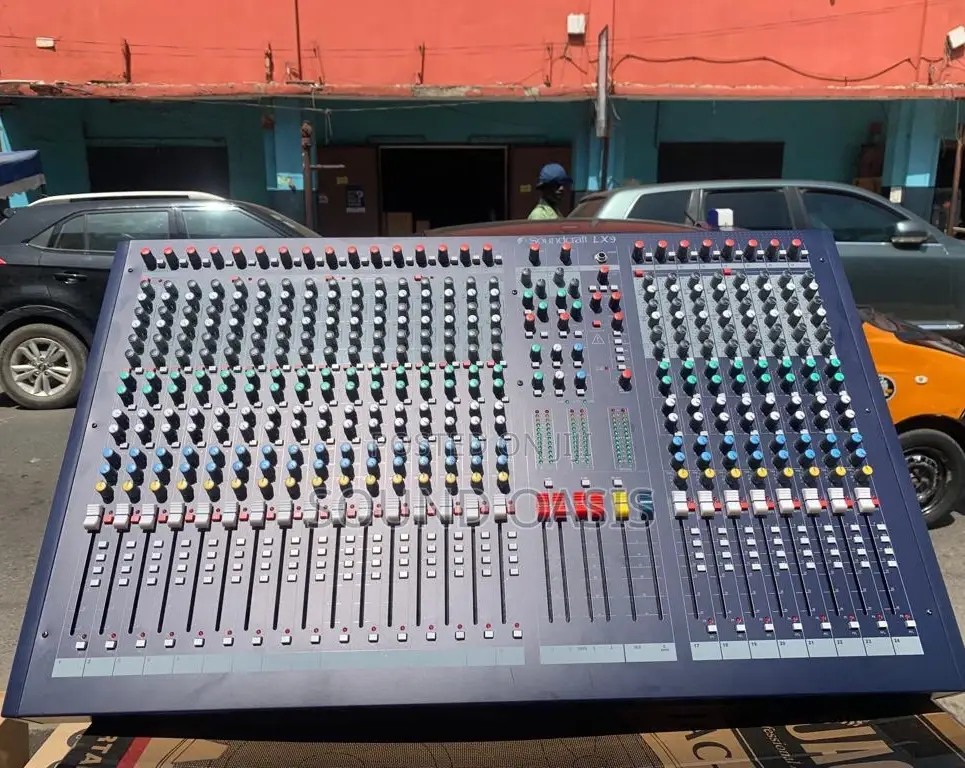 Soundcraft LX9- 24 Channel Live Audio Mixer