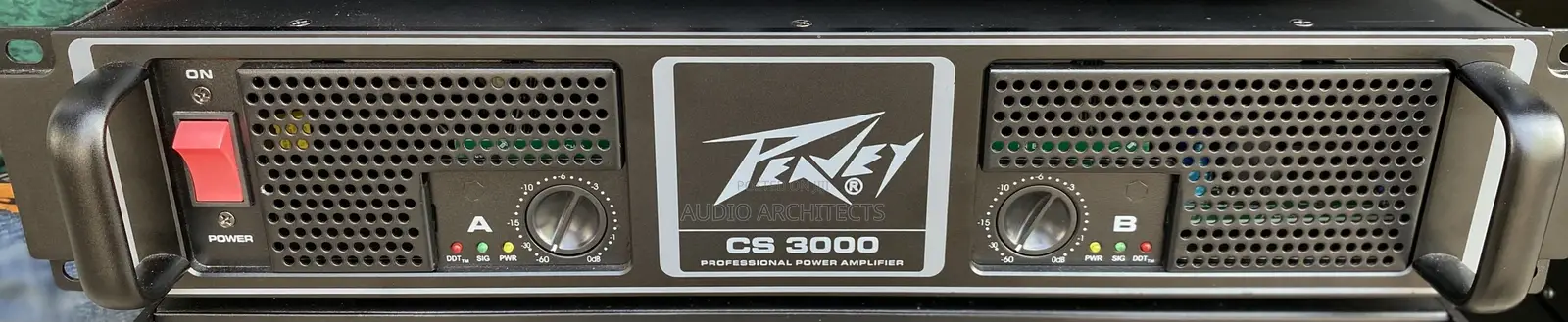 Peavey CS3000 Power Amplifier