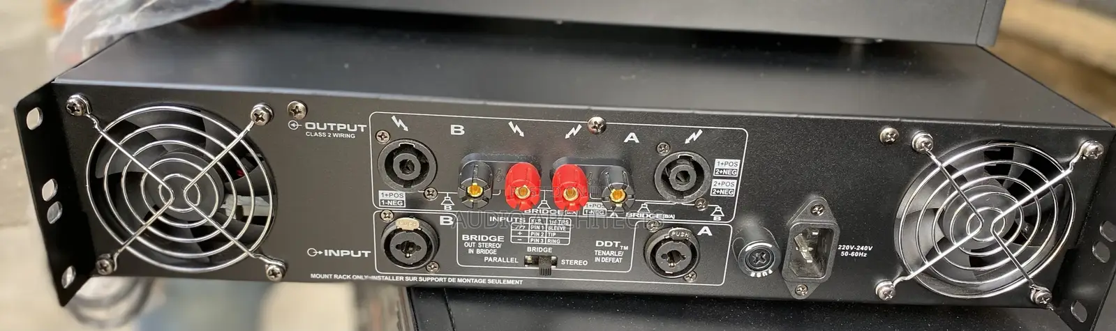 Peavey CS3000 Power Amplifier