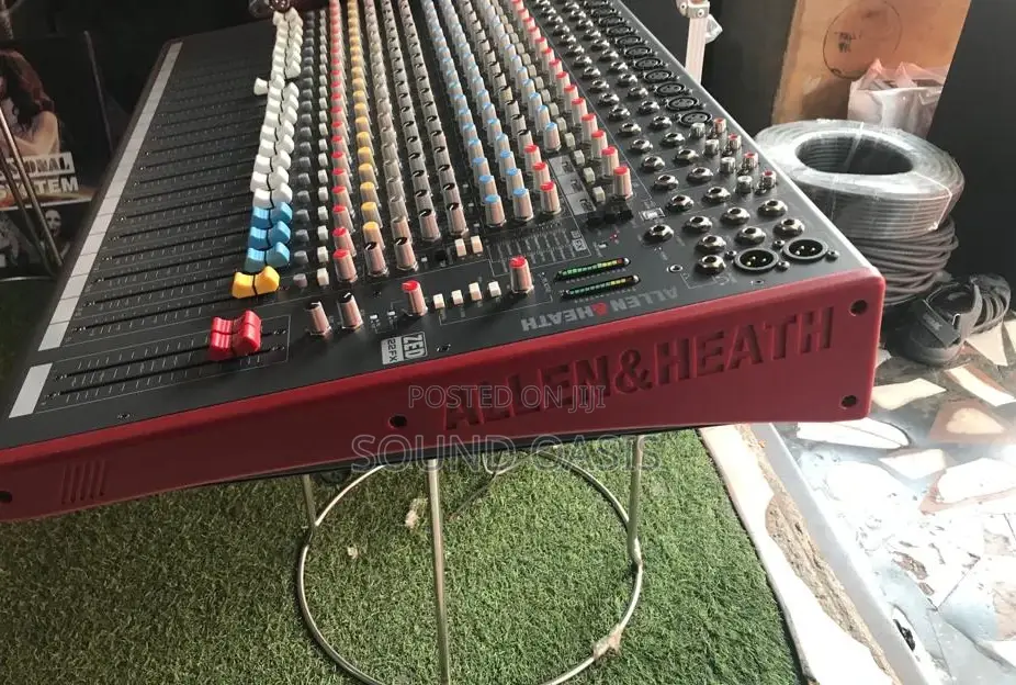Allen Heath ZED-22FX - 22-Channel Mixer With Onboard FX