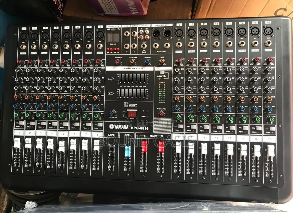Yamaha KPG-8816 16‐Channel Compact Power‐Mixer