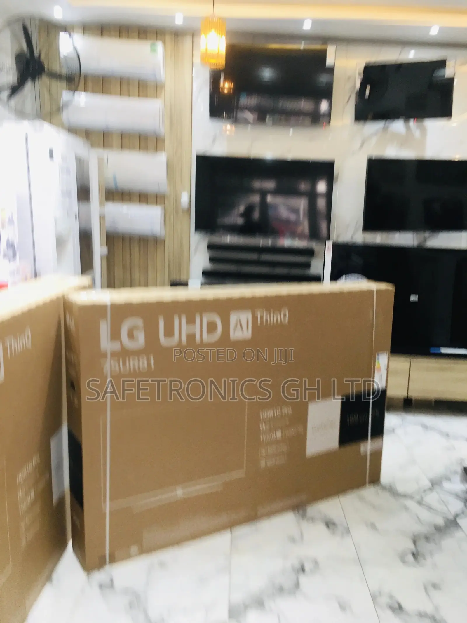 Glossy LED Smart 75 Inches LG UHD UR81 Black Electric Tv