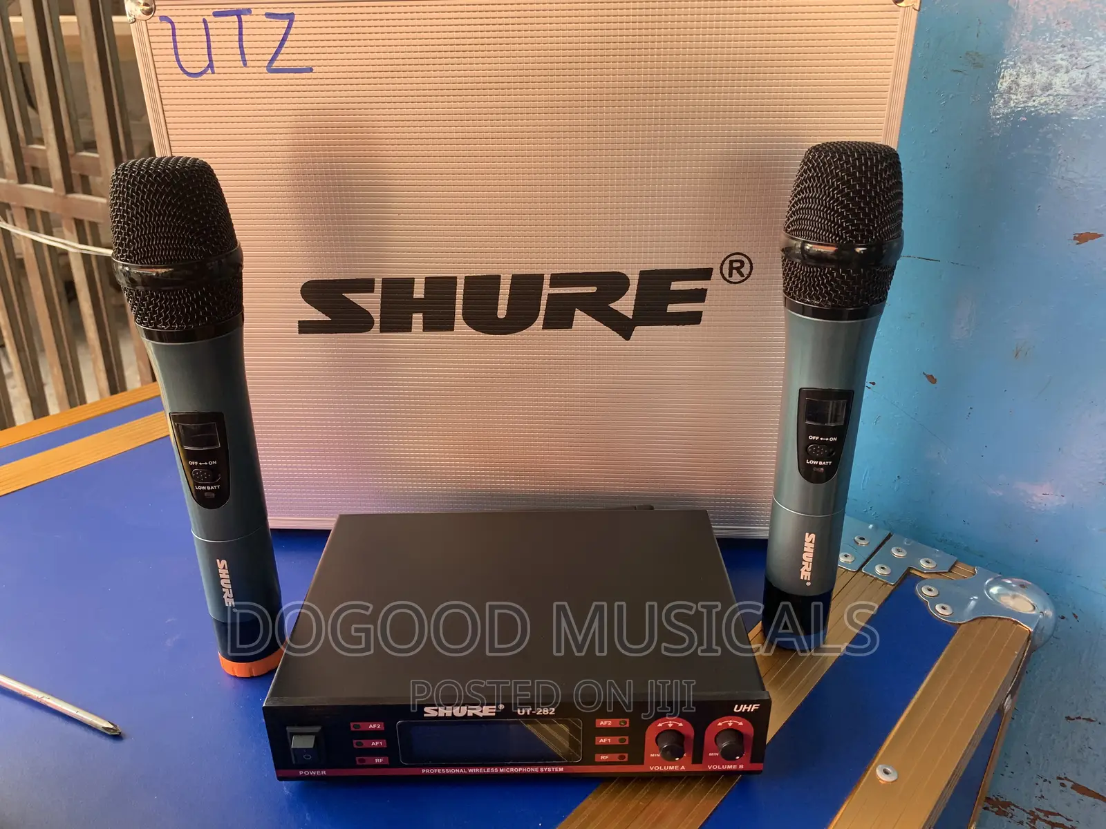 SHURE UT-282 2in1 Wireless Microphone