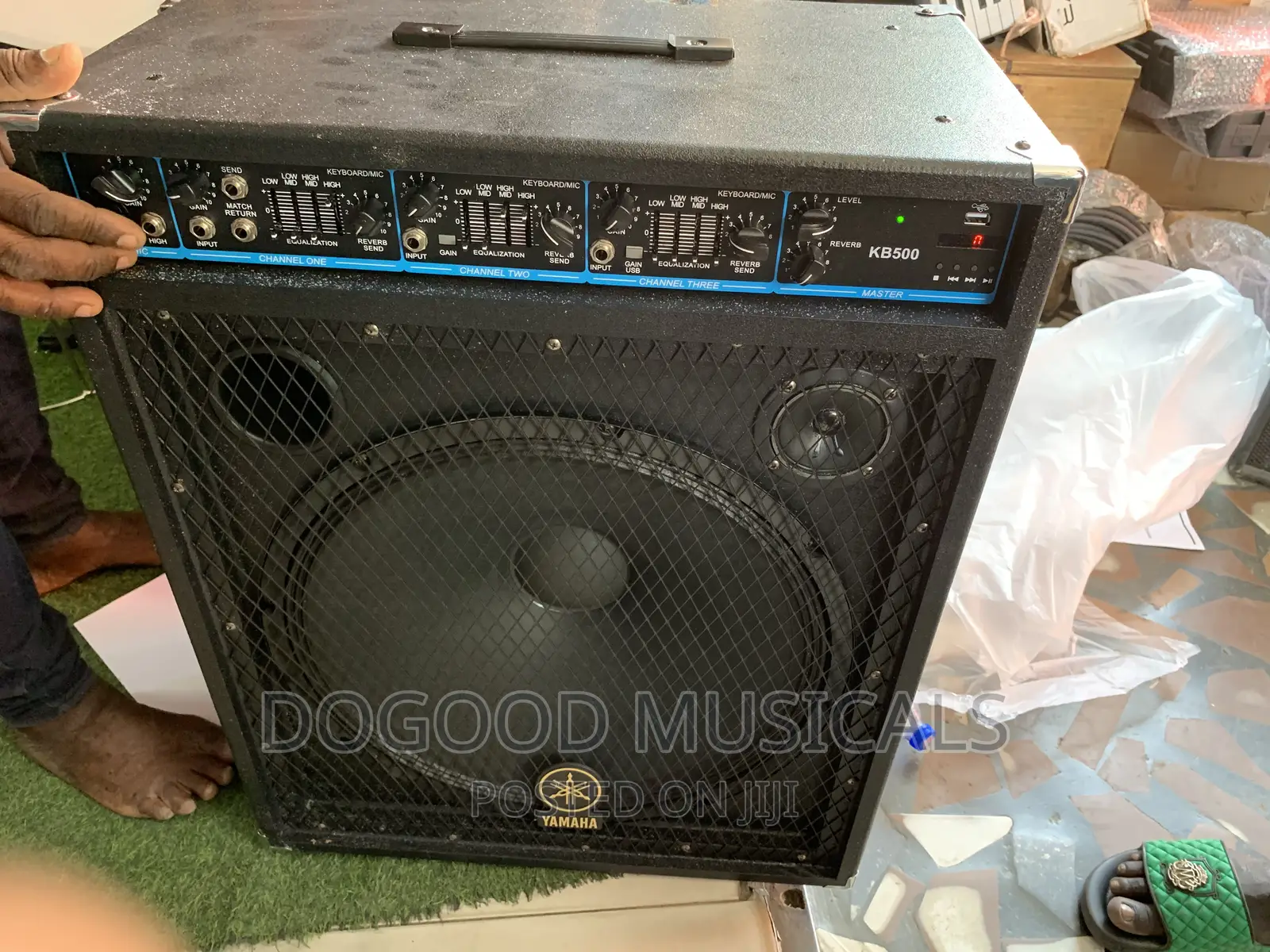 Yamaha Kb-500 18inchs Keyboard Combo